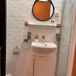 - Metro 7 Cadet - Quartier Faubourg-montmartre Apartament