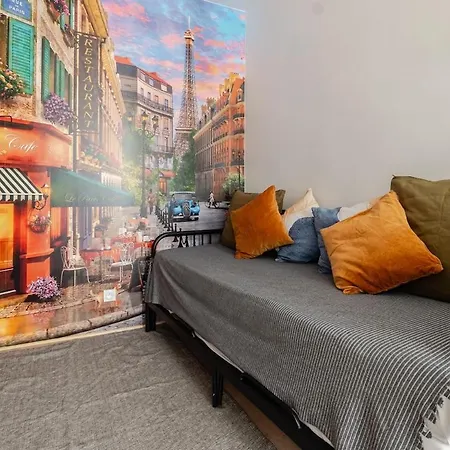 - Metro 7 Cadet - Quartier Faubourg-montmartre * פריז