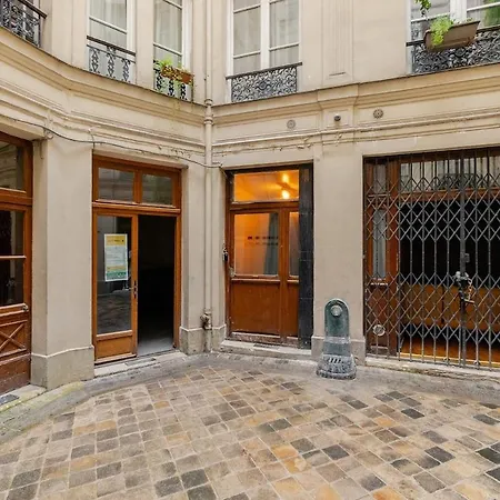 Apartment - Metro 7 Cadet - Quartier Faubourg-montmartre *