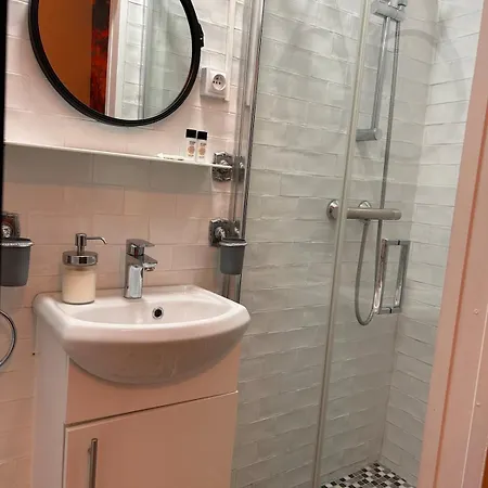 Apartment - Metro 7 Cadet - Quartier Faubourg-montmartre Paris