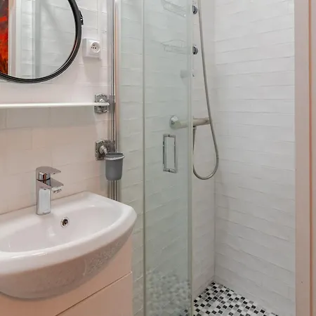 - Metro 7 Cadet - Quartier Faubourg-montmartre Apartament